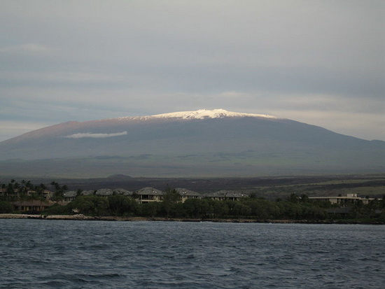 800px-Mauna_Kea_from_the_ocean.jpg