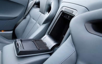2014-Jaguar-F-Type-V-6-center-console.jpg