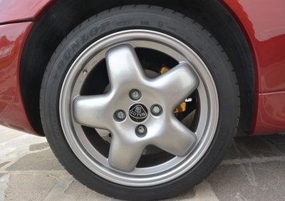 Black wheel centre.jpg
