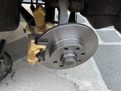 rear Daewoo hub + bedford disk.jpg